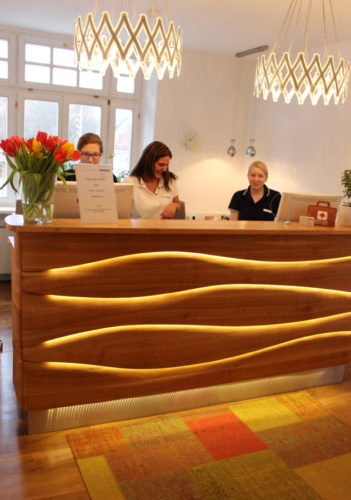 Ein Logo aus Holz