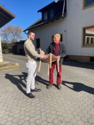 Übergabe Designpreis Stuhl Caresse der Rückenschmeichler